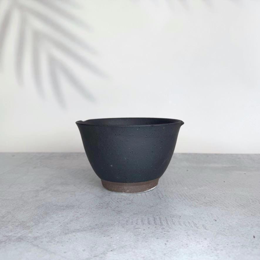 Japanese Suribachi Mortar Bowl | Mino Ware Ceramic Grinding Bowl | Made in Japan | Traditional Japanese Kitchen Tool