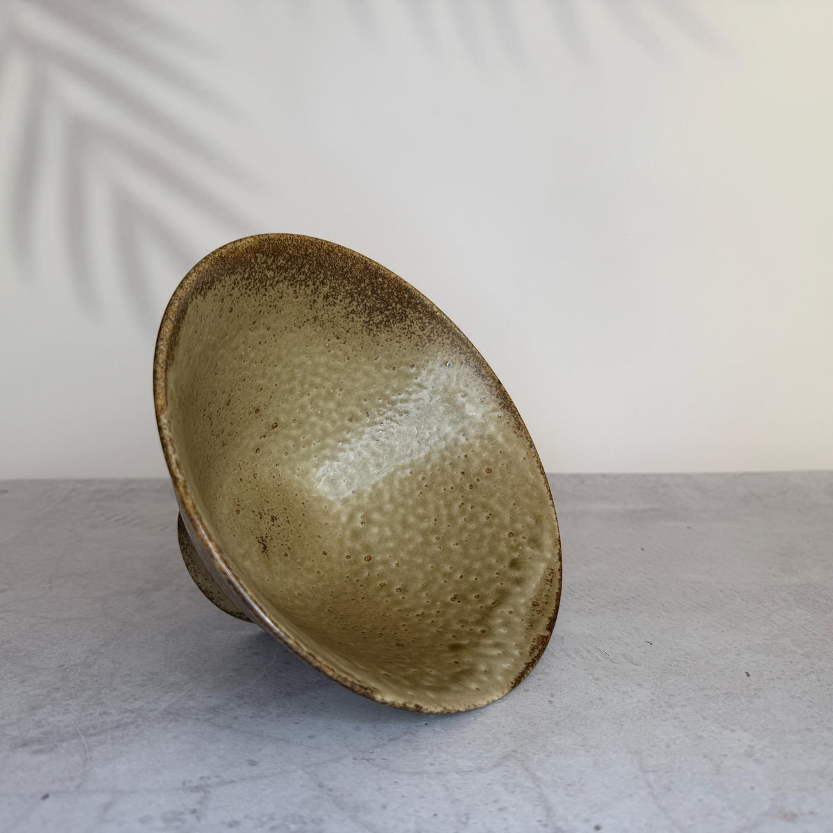 Mino Ware Wabi Kutsuha Sen-dan High Bowl  Japanese Ceramic Large Noodle & Rice Bowl, 1100ml, Made in Japan