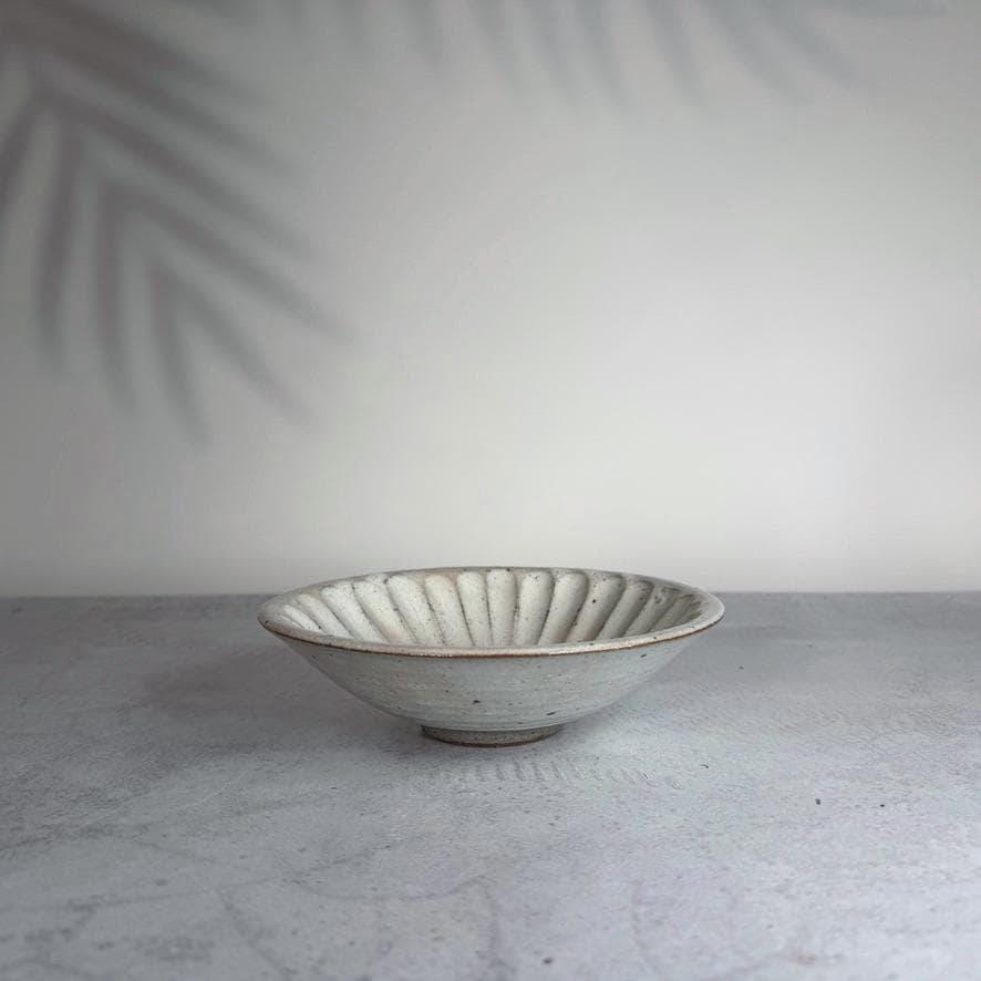 Mino Ware Kohiki Thick-Sawing Warped Bowl  Rustic Japanese Ceramic Bowl, Wabi-Sabi Pottery, Made in Japan, 17.4cm