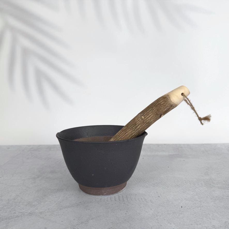 Japanese Suribachi Mortar Bowl | Mino Ware Ceramic Grinding Bowl | Made in Japan | Traditional Japanese Kitchen Tool