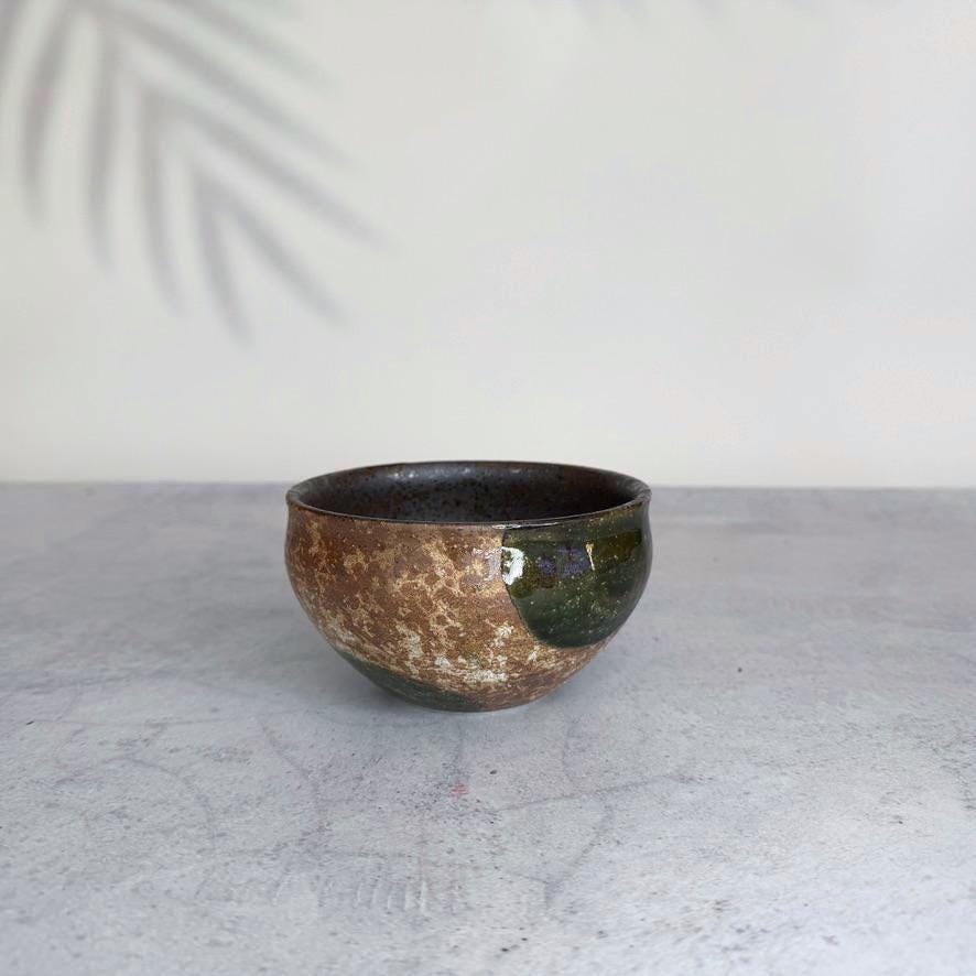 Minoyaki Oribe Round Mon Nagomi Bowl | Japanese Matcha Chawan | Mino Ware Pottery | Green Ceramic Tea Bowl | Made in Japan